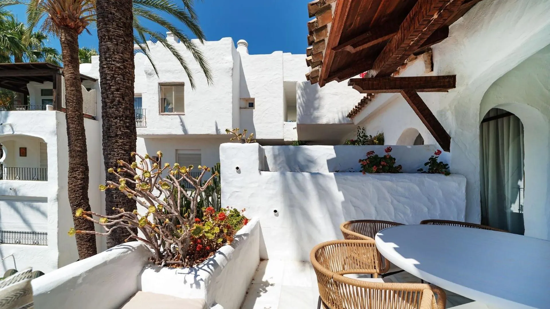 Alcazaba Apartments Banus Marbella